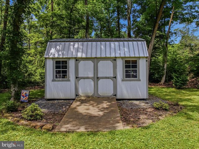 6485 CACAPON RD, Great Cacapon, WV 25422