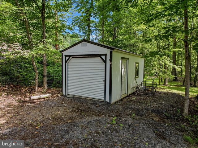 6485 CACAPON RD, Great Cacapon, WV 25422