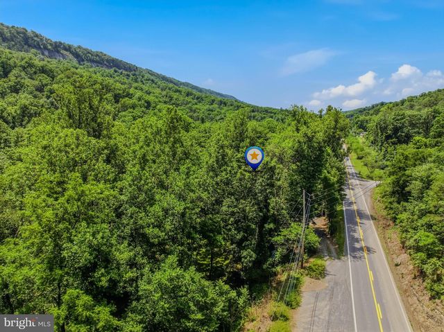 6485 CACAPON RD, Great Cacapon, WV 25422