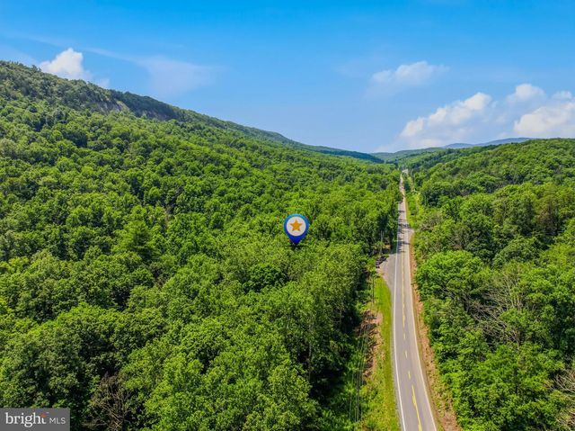 6485 CACAPON RD, Great Cacapon, WV 25422