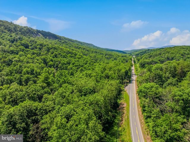 6485 CACAPON RD, Great Cacapon, WV 25422