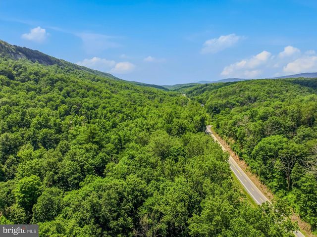 6485 CACAPON RD, Great Cacapon, WV 25422