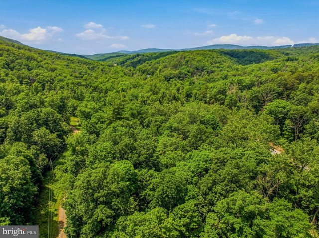 6485 CACAPON RD, Great Cacapon, WV 25422
