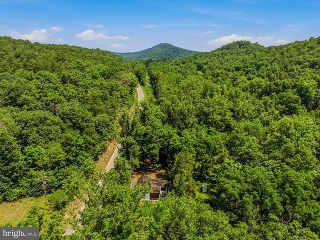6485 CACAPON RD, Great Cacapon, WV 25422