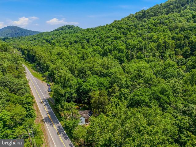 6485 CACAPON RD, Great Cacapon, WV 25422