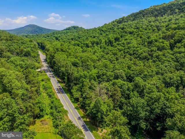 6485 CACAPON RD, Great Cacapon, WV 25422