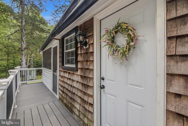 6485 CACAPON RD, Great Cacapon, WV 25422