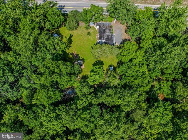 6485 CACAPON RD, Great Cacapon, WV 25422