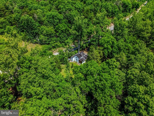 6485 CACAPON RD, Great Cacapon, WV 25422