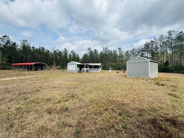 2071 Camp Seale Road, Livingston, TX 77351