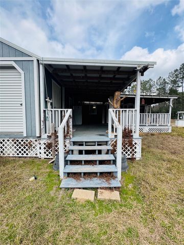 2071 Camp Seale Road, Livingston, TX 77351