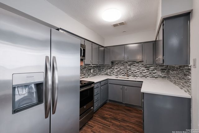 100 Lorenz Rd Apt 804, San Antonio, TX 78209