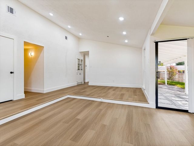 5256 Ragan Drive, The Colony, TX 75056