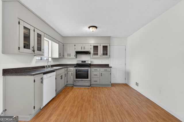 2540 Hartford Drive, Ellenwood, GA 30294