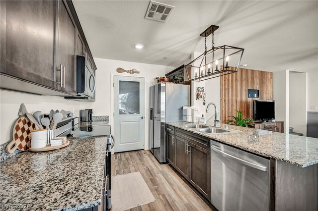 7018 Spicy Merlot Street, North Las Vegas, NV 89086