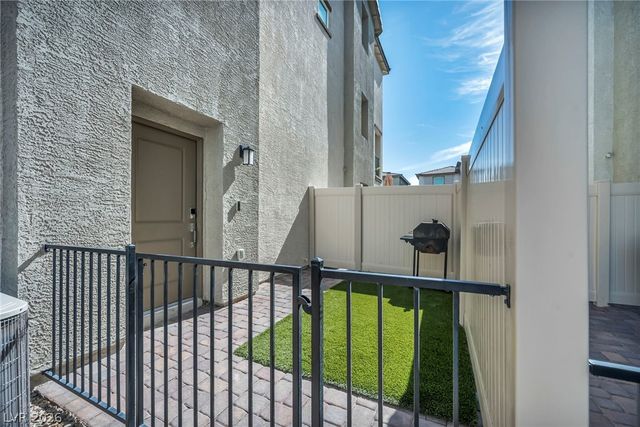 7018 Spicy Merlot Street, North Las Vegas, NV 89086