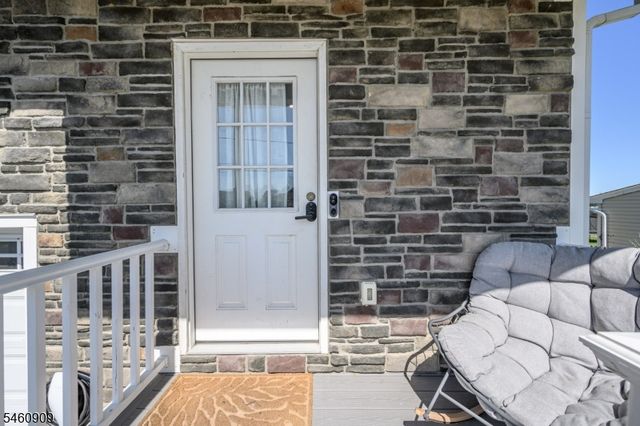 112 Valerie Dr, Manville Boro, NJ 08835