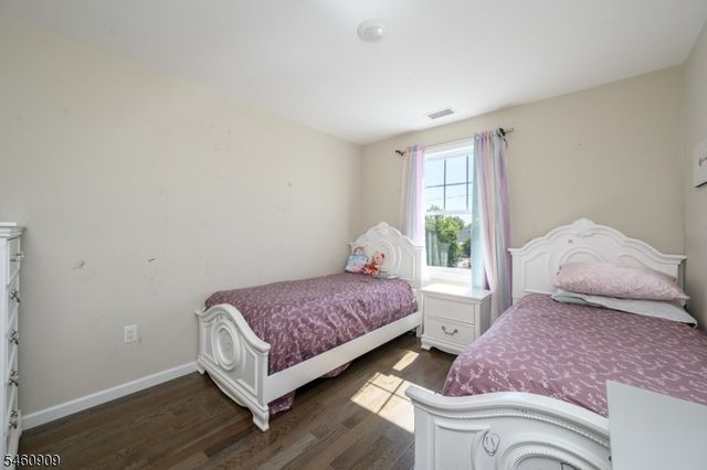 112 Valerie Dr, Manville Boro, NJ 08835