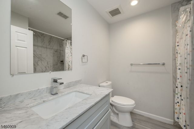 112 Valerie Dr, Manville Boro, NJ 08835