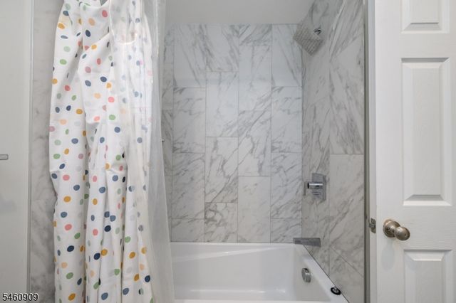 112 Valerie Dr, Manville Boro, NJ 08835