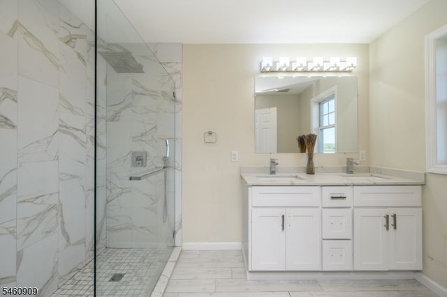 112 Valerie Dr, Manville Boro, NJ 08835