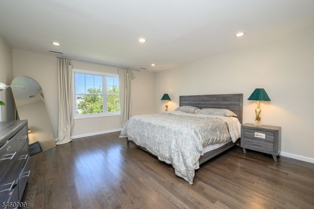 112 Valerie Dr, Manville Boro, NJ 08835