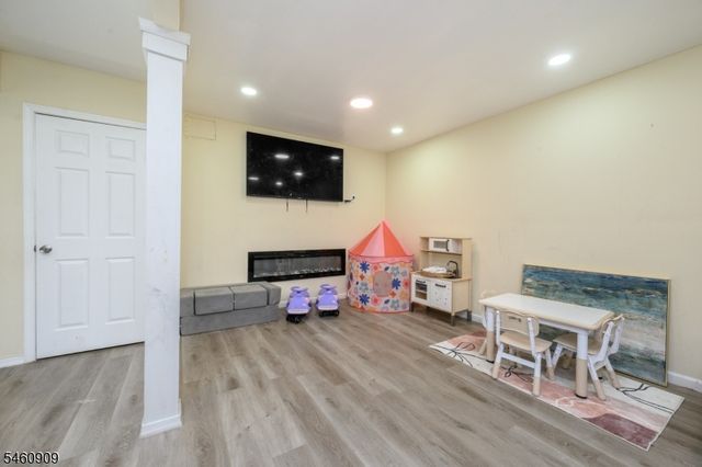 112 Valerie Dr, Manville Boro, NJ 08835