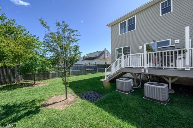 112 Valerie Dr, Manville Boro, NJ 08835