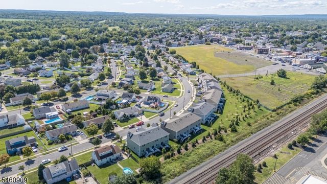 112 Valerie Dr, Manville Boro, NJ 08835