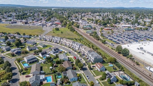 112 Valerie Dr, Manville Boro, NJ 08835