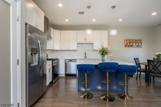 112 Valerie Dr, Manville Boro, NJ 08835