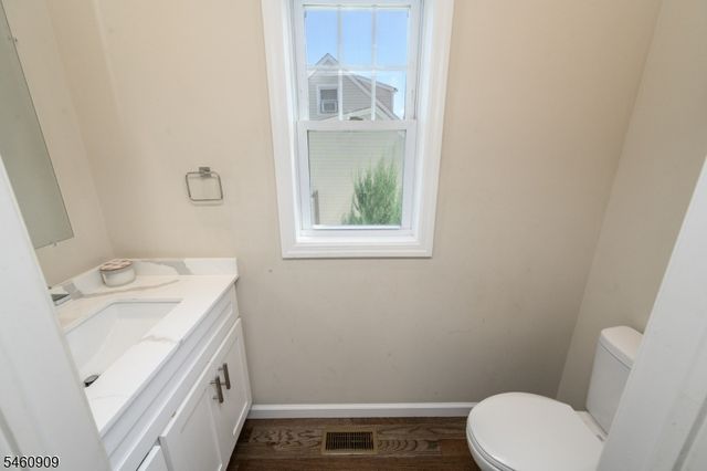 112 Valerie Dr, Manville Boro, NJ 08835