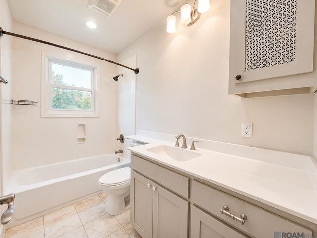 319 Pine St, Denham Springs, LA 70726