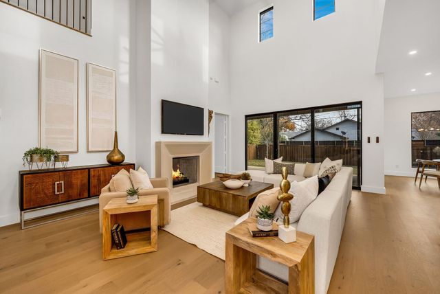 8714 San Fernando Way, Dallas, TX 75218