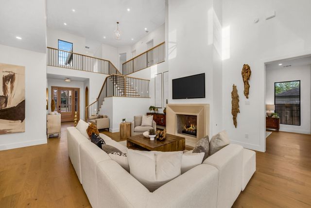 8714 San Fernando Way, Dallas, TX 75218