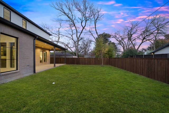 8714 San Fernando Way, Dallas, TX 75218