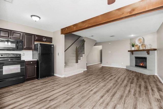 228 SW Pinetree Lane, Lee's Summit, MO 64063