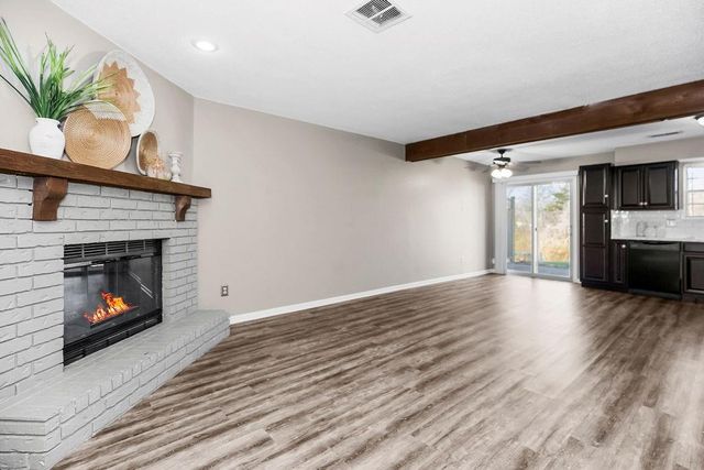 228 SW Pinetree Lane, Lee's Summit, MO 64063