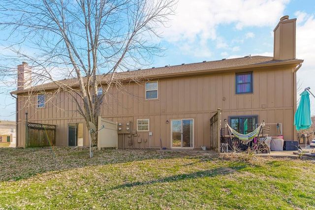 228 SW Pinetree Lane, Lee's Summit, MO 64063