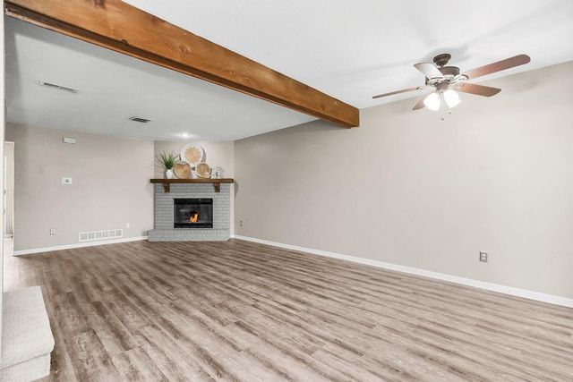 228 SW Pinetree Lane, Lee's Summit, MO 64063