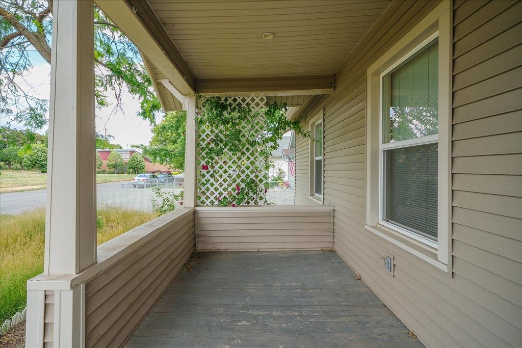 3908 E 4th Ave, Spokane, WA 99202 photo 5