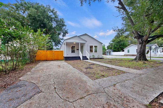 2116 Commander Road, North Charleston, SC 29405