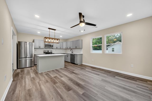 2116 Commander Road, North Charleston, SC 29405