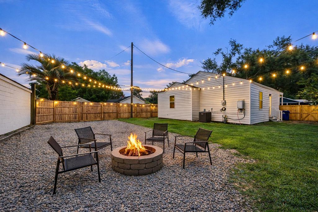 Image 1 of property listing at 2116 Commander Road, North Charleston, SC 29405