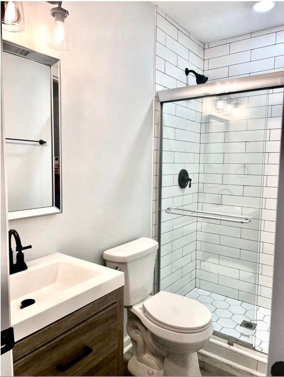 Image 17 of property listing at 2116 Commander Road, North Charleston, SC 29405