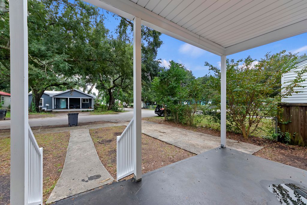 Image 26 of property listing at 2116 Commander Road, North Charleston, SC 29405