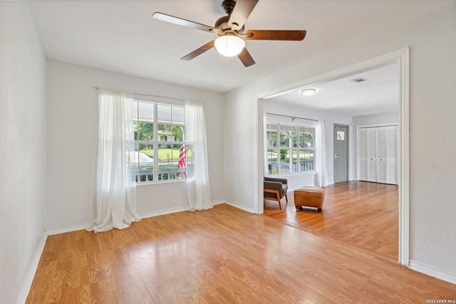 220 LYMAN DR, Terrell Hills, TX 78209