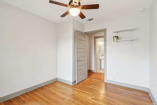 220 LYMAN DR, Terrell Hills, TX 78209