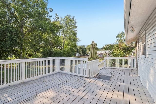 220 LYMAN DR, Terrell Hills, TX 78209