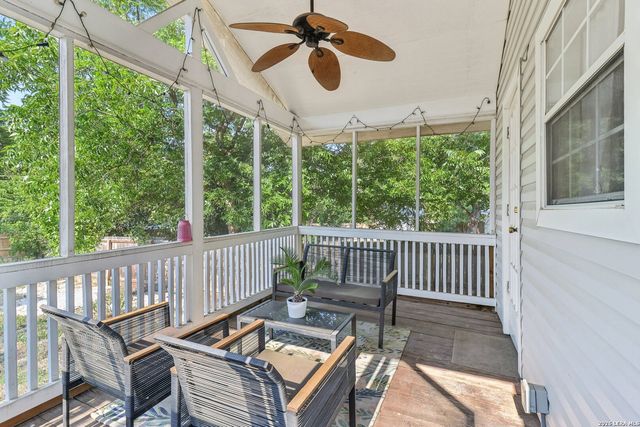 220 LYMAN DR, Terrell Hills, TX 78209